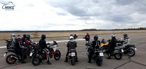 MWZ-Sicherheitstraining-Gruppe-Motorradfahrer